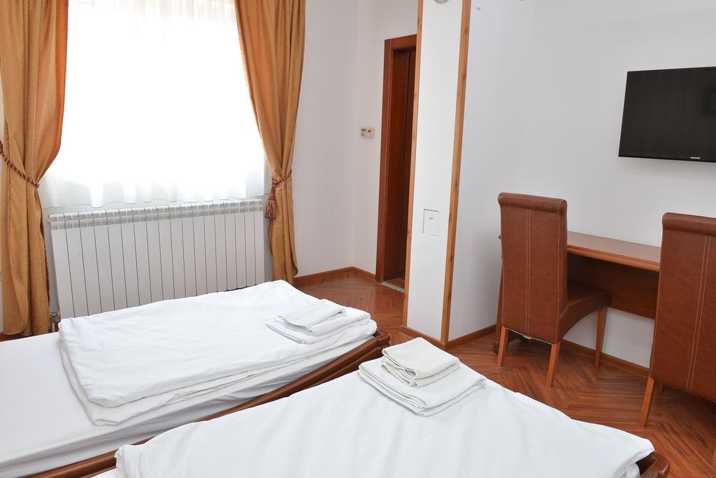Apartment And Rooms In Club Indija Exterior photo