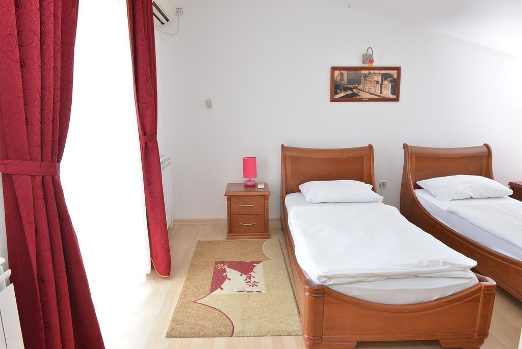 Apartment And Rooms In Club Indija Exterior photo