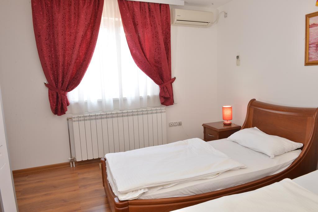 Apartment And Rooms In Club Indija Exterior photo