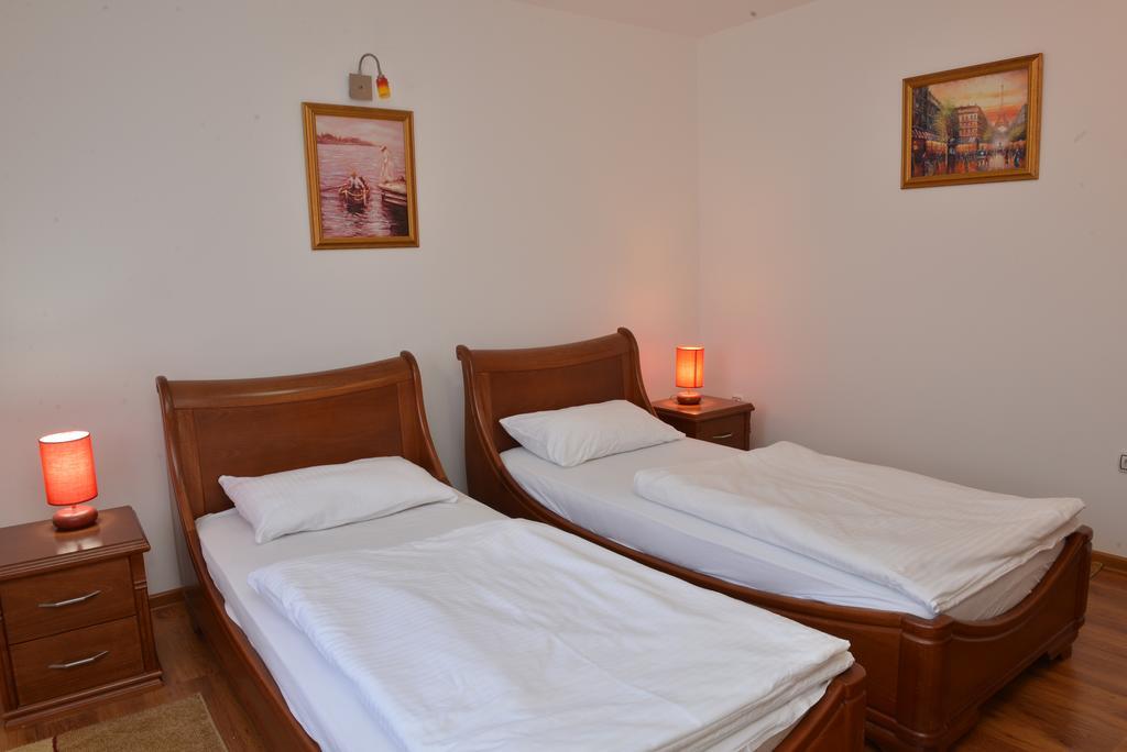 Apartment And Rooms In Club Indija Exterior photo