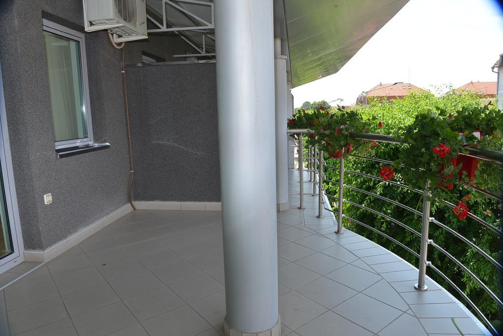 Apartment And Rooms In Club Indija Exterior photo