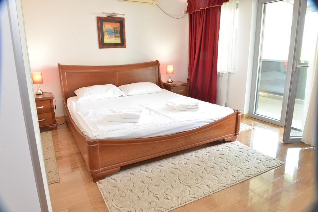 Apartment And Rooms In Club Indija Exterior photo